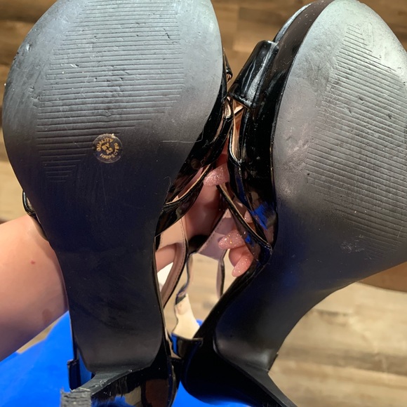 Two pairs of women’s size 8 high heels. Black in color, one pair is shiny/glossy - Picture 2 of 14